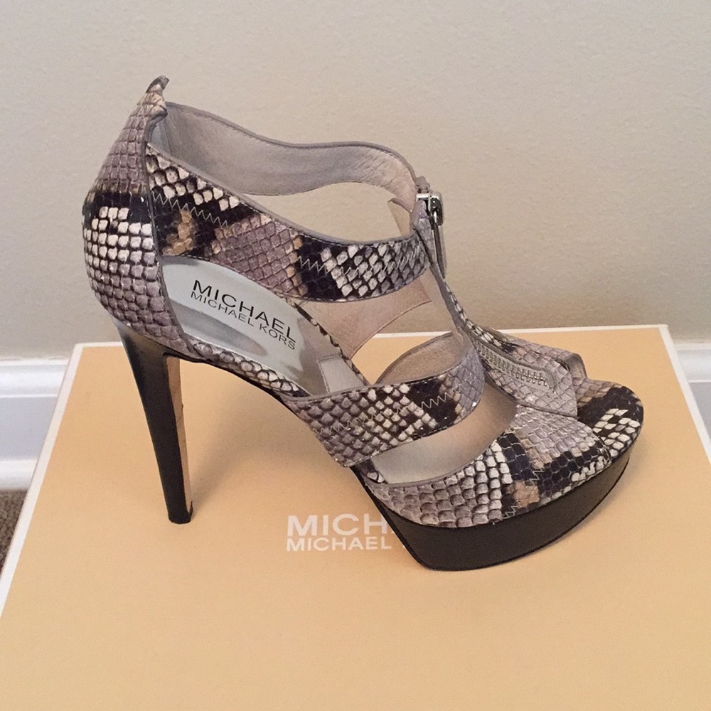 Michael Kors Berkeley pump